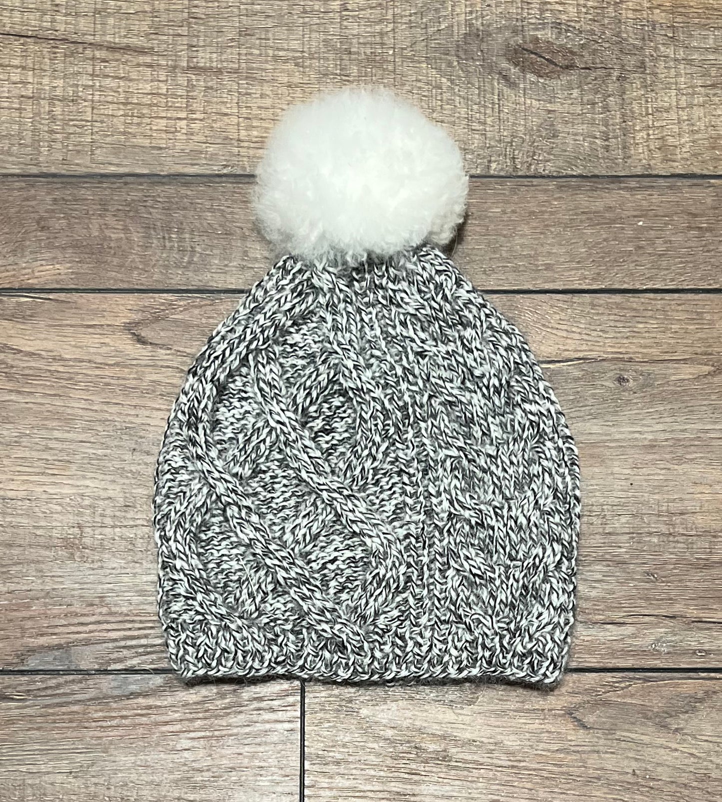 Pom-Pom Cable cap