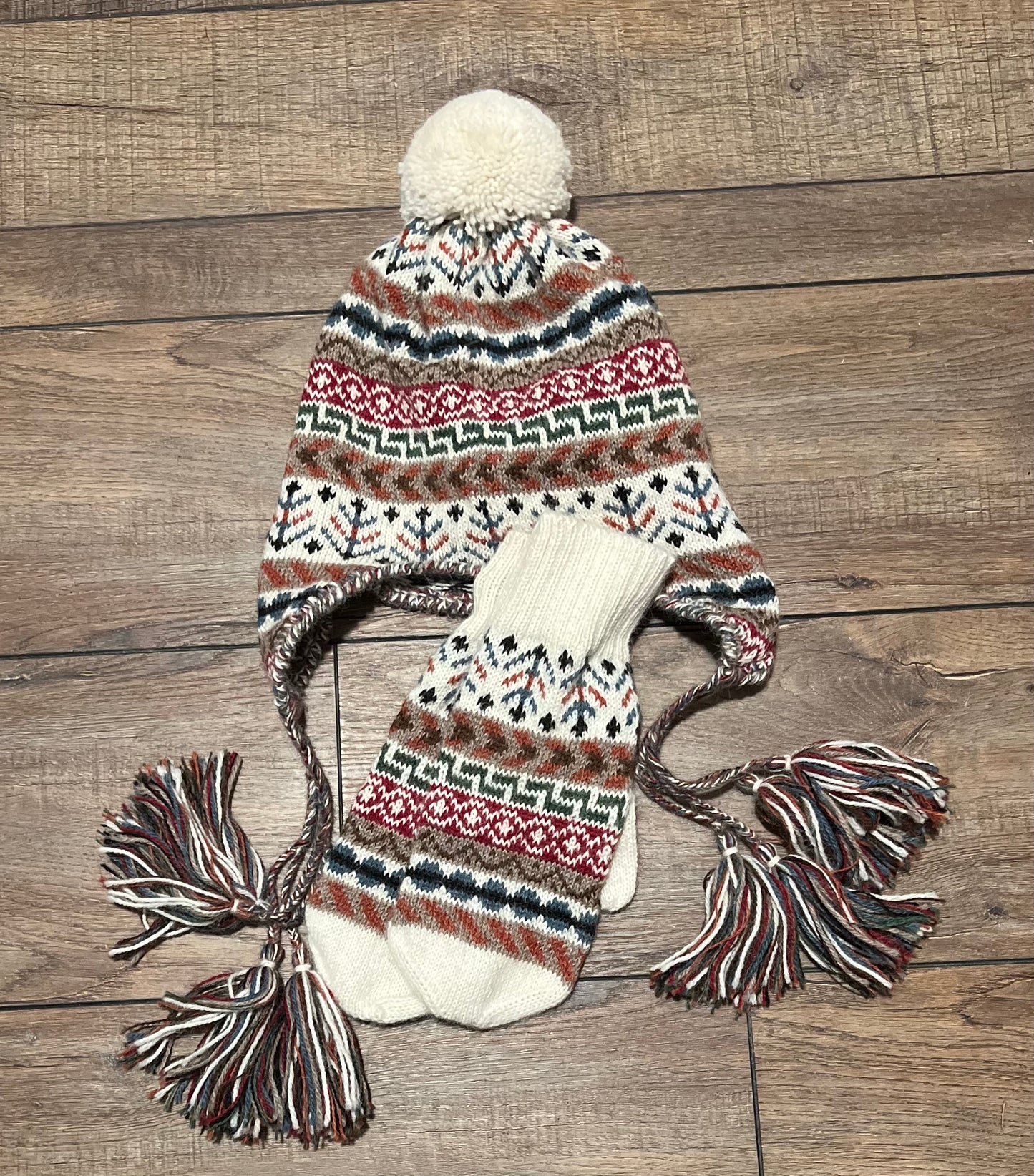 Ilave Alpaca Hat and Mittens Set