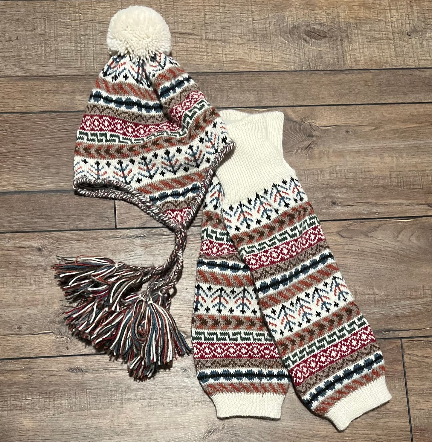 Ilave Alpaca Hat and Leg warmers set